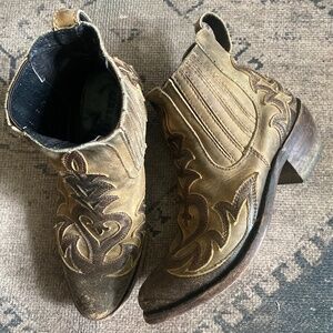 Liberty Black Lark Booties